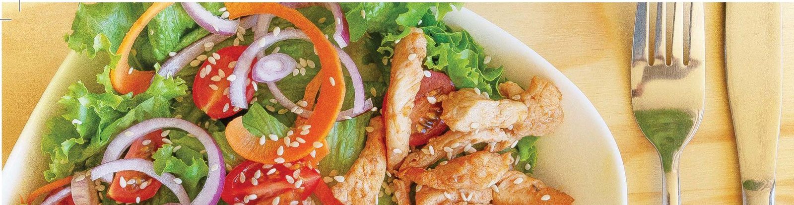 Mundaka Jacó – salad chicken